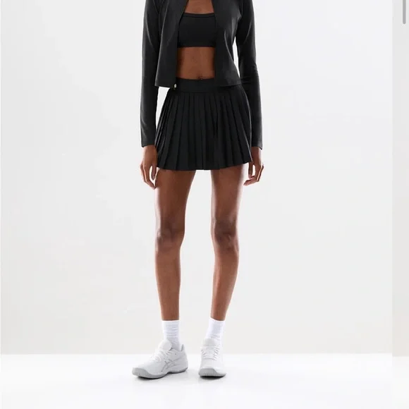 Aritzia Tennis Pro Micro Skirt - Picture 4 of 8